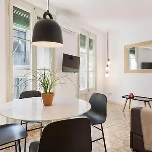Ola Living Santa Anna 아파트